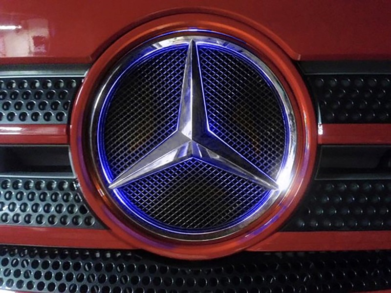 Mercedes Actros blue star transmitter